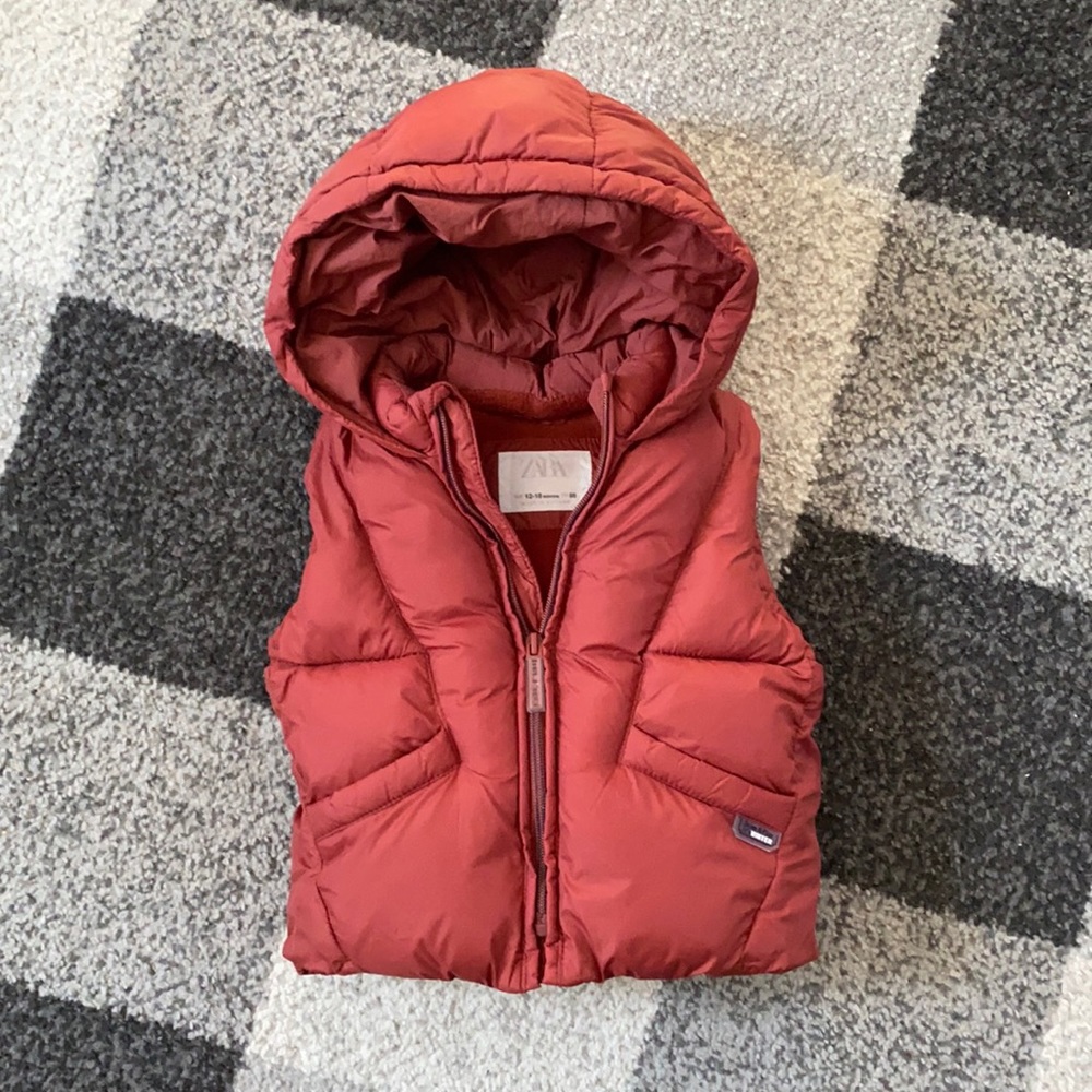 Zara Puffer Vest 12-18 months.